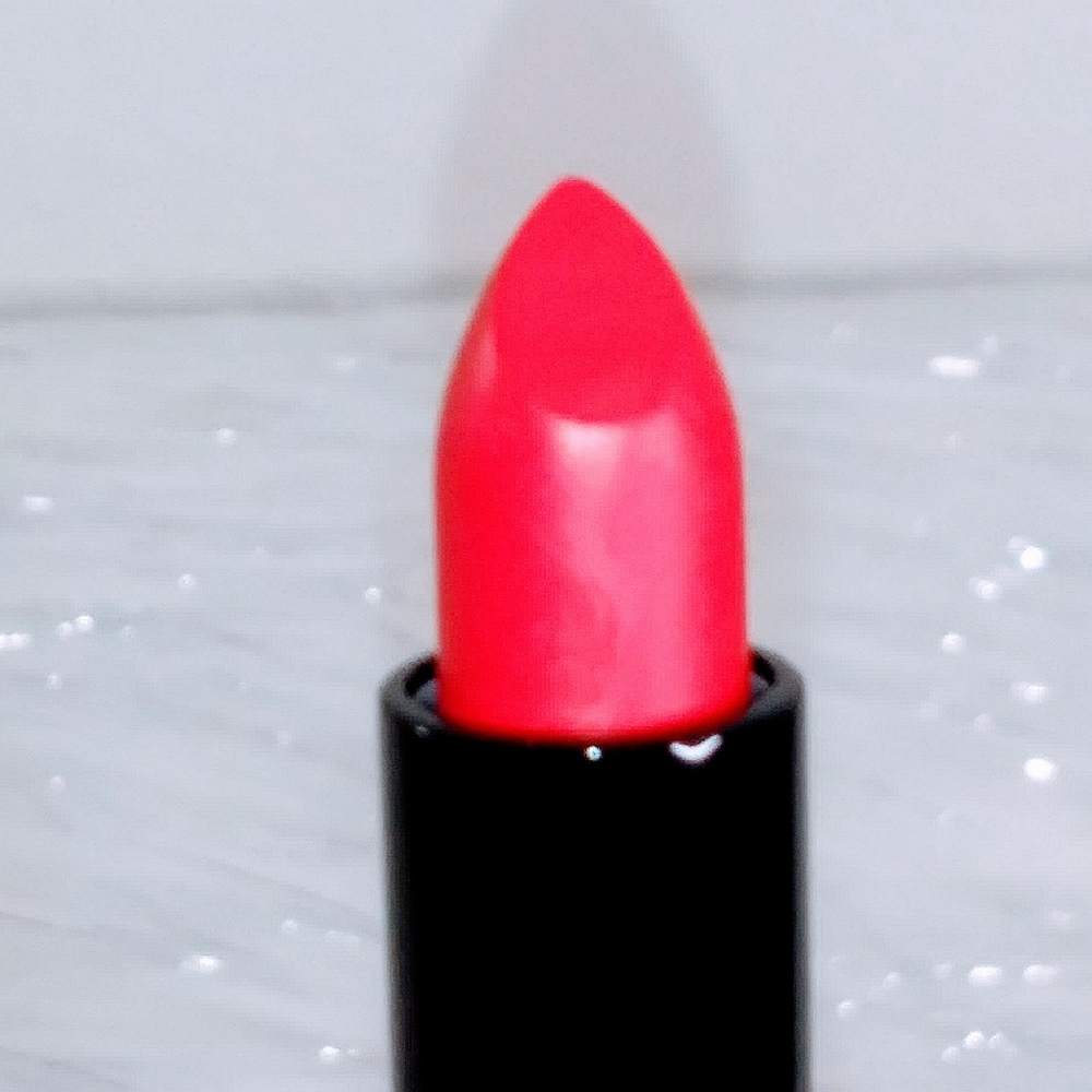 MAC RELENTLESSY RED RETRO MATTE LIPSTICK - Picture 4 of 5